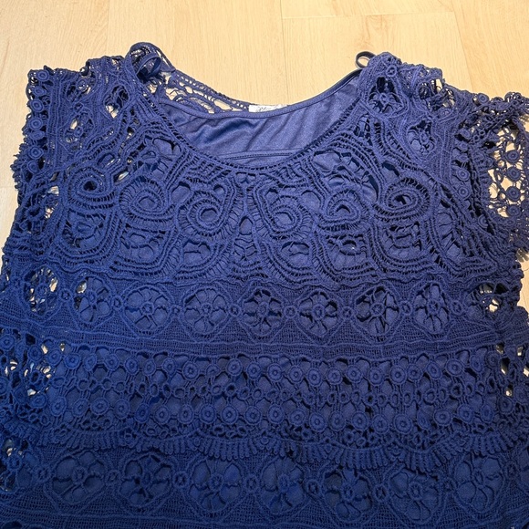 Ultra Pink Blue Crocheted Lined Top - Picture 6 of 6